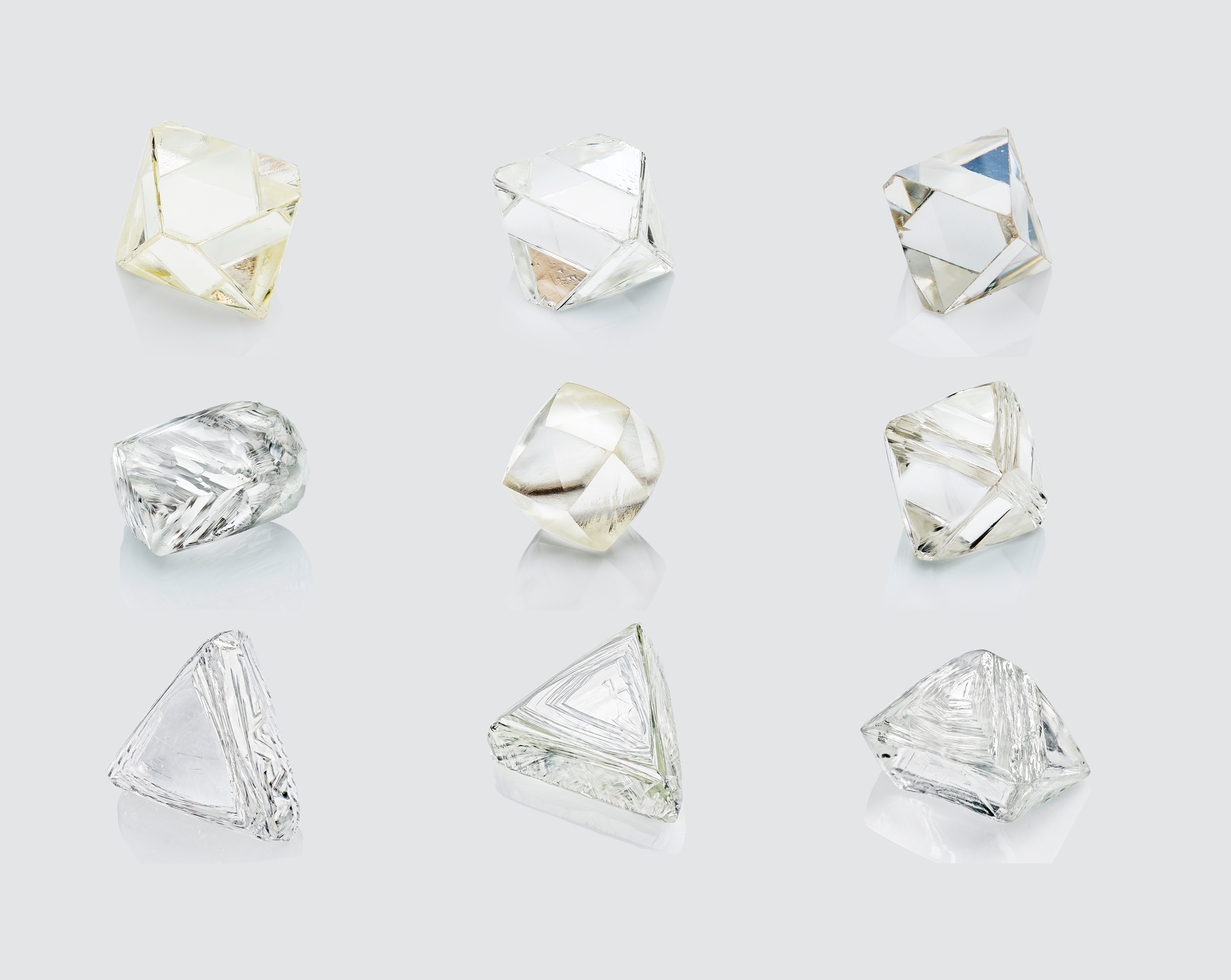 Бриллианты hpht first class diamonds. HPHT Алмазы. HPHT лабораторные Алмазы. Сырье Алмазы.